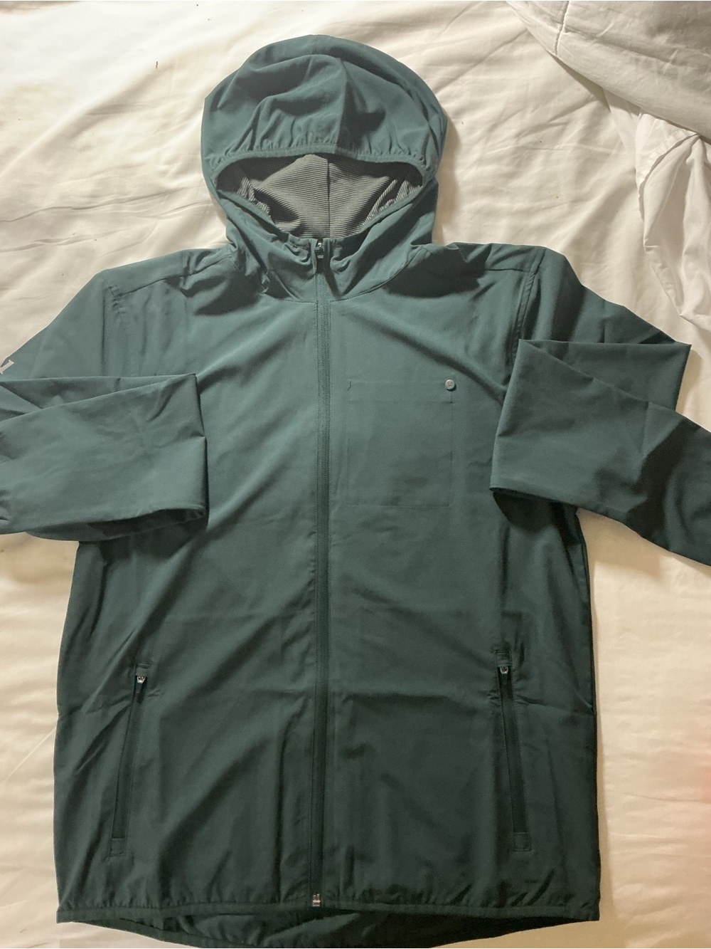 Vuori Outdoor Trainer Shell NWT Hemlock Small Fall ‘26 Release #Back2School